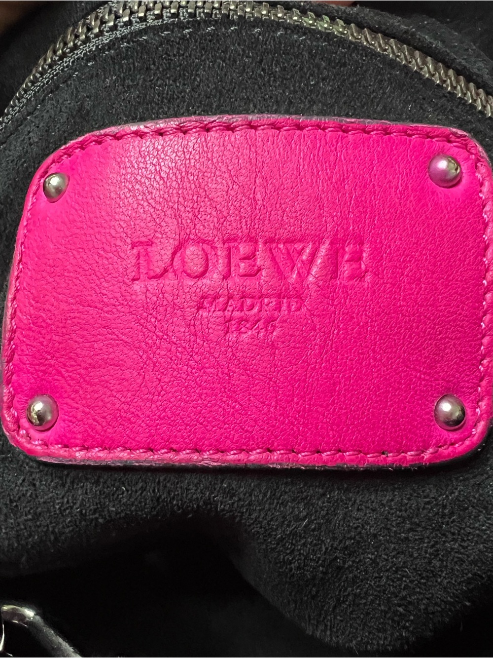 LOEWE Hobo Callie Lock Lambskin Tote Handbag - Picture 16 of 17